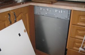 Установка фасада на посудомоечную машину в Миассе
